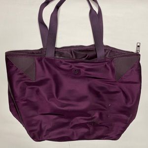Lululemon Over-the-Shoulder Gym Tote